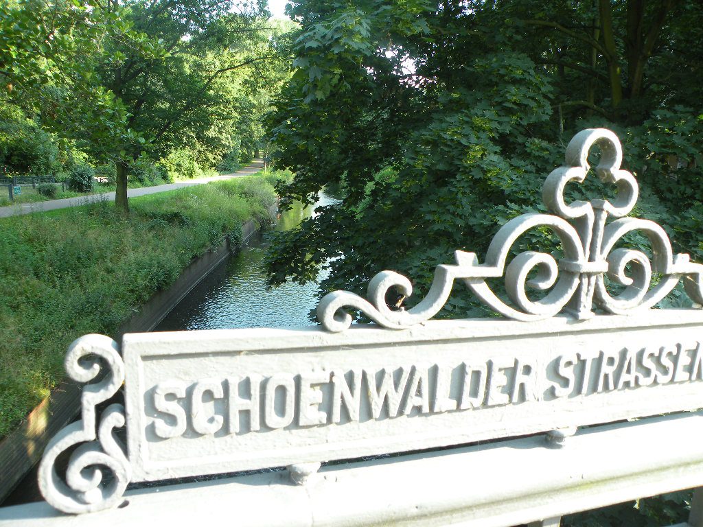 Verziertes Brückengeländer Verziertes Brückengeländer