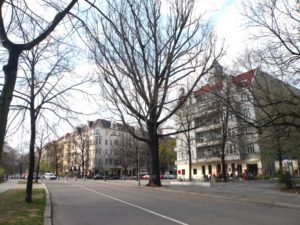 Der Pekinger Platz am Kanalufer
