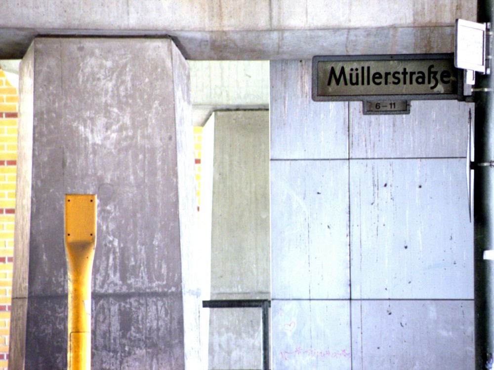 S-Bahnhof Wedding,Müllerstraße,Straßenschild