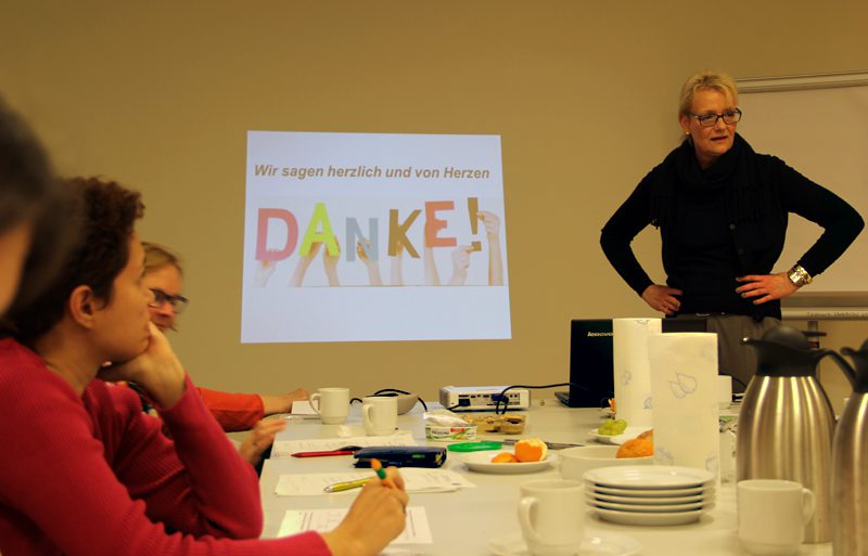 Karin Baumhöver berichtete dem Quartiersrat von der Arbeit des Schulparlaments an der Vineta-Grundschule. Foto: Hensel