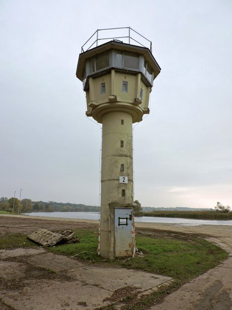 Grenzbeobachtungsturm auf dem Übungsgelände Havelberg. Foto Dirk Mundry.