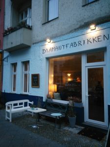 Das Café Diamantfabrikken mit Tattoostudio in der Ofener Straße