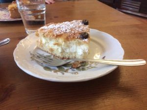 Leckeren Kuchen gibt es im Herr Bielig. Foto: Hannah Beitzer