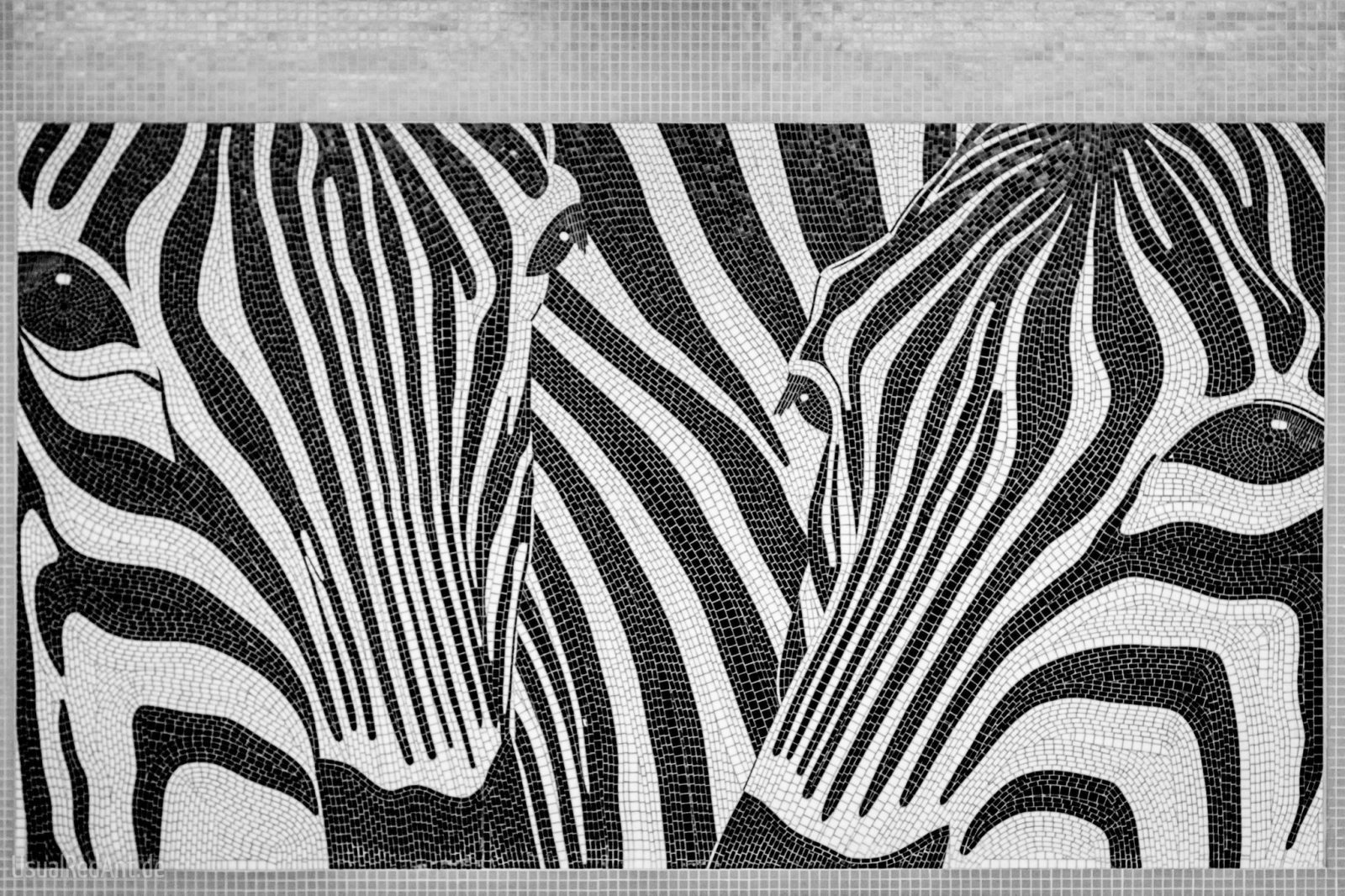 Kunstwerk: Zebras aus Mosaiksteinen