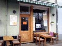 Der Eingang des Antik Cafés. Foto: A. Schnell