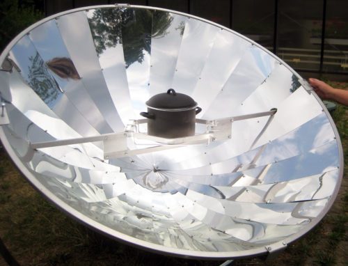 Langer Tag der Stadtnatur 2018 im SUZ Mitte: Workshop "Wir bauen einen Solarkocher". Foto: Hensel