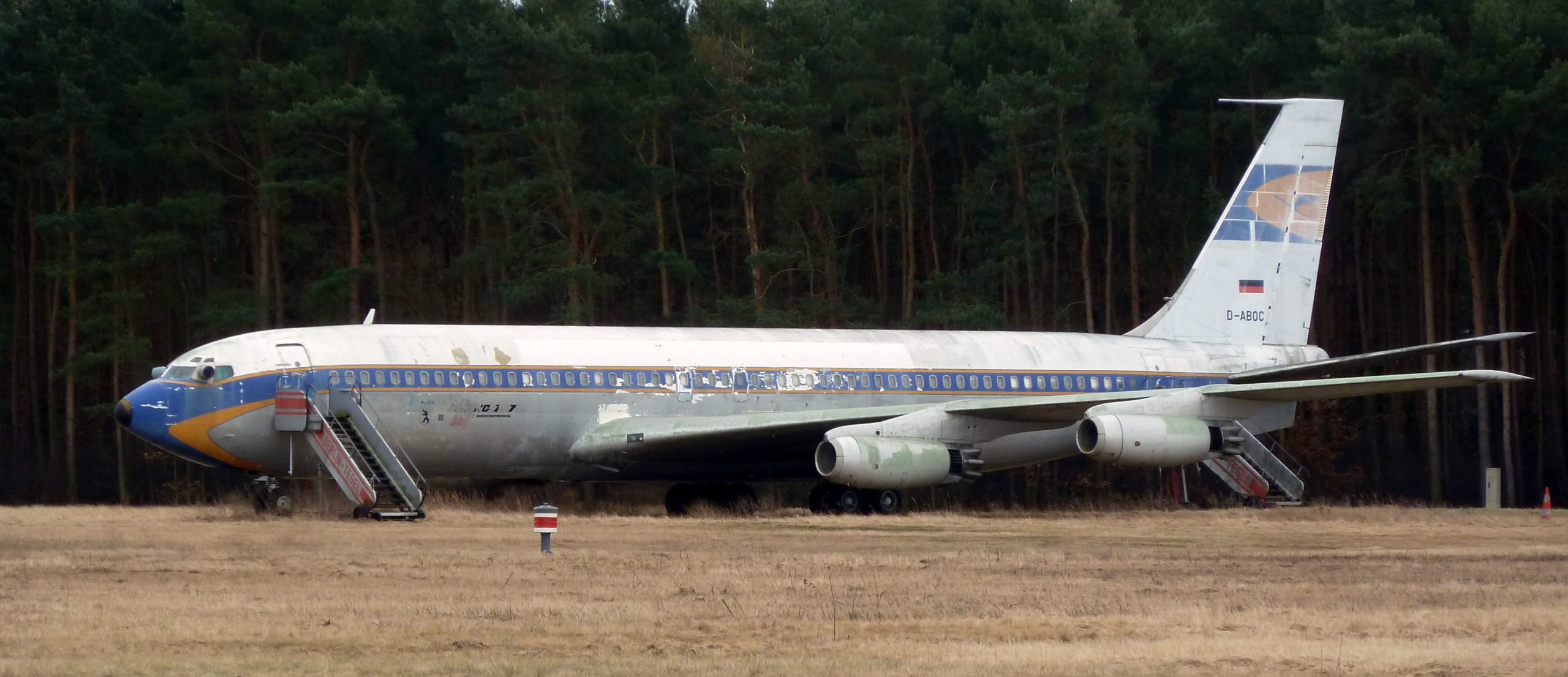 Am Ende Der Landebahn Tegels Boeing 707 Weddingweiser