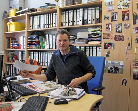 Bernd Kunckel in seinem Büro in der Gerichtstraße. Von hier aus koordiniert er die Move-Projekte. Foto: Hensel