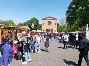 Am 8. Mai fand bei sonnigem Wetter der erste Weddingmarkt dieser Saison statt. Der nächste Termin: 5. Juni. Foto: Hensel