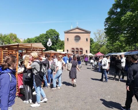 Am 8. Mai fand bei sonnigem Wetter der erste Weddingmarkt dieser Saison statt. Der nächste Termin: 5. Juni. Foto: Hensel