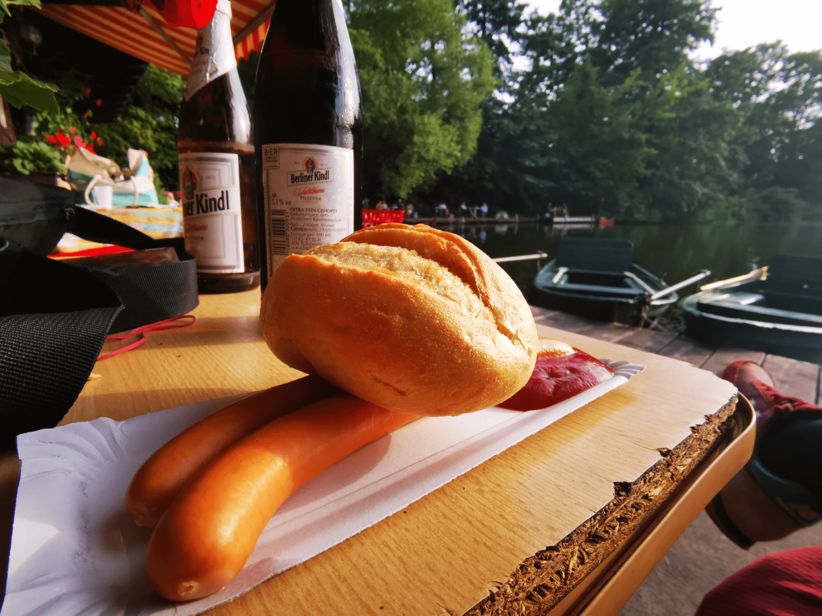 Winer und Brötchen an der Fischerpinte