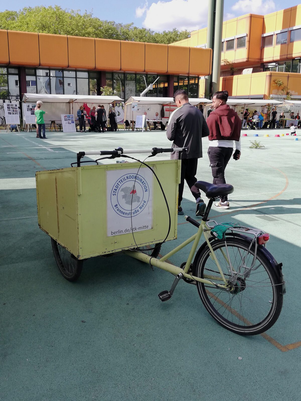 Das Lastenrad vom Olof-Palme-Zentrum kann jeder Erwachsene kostenlos ausleihen. Foto: Hensel