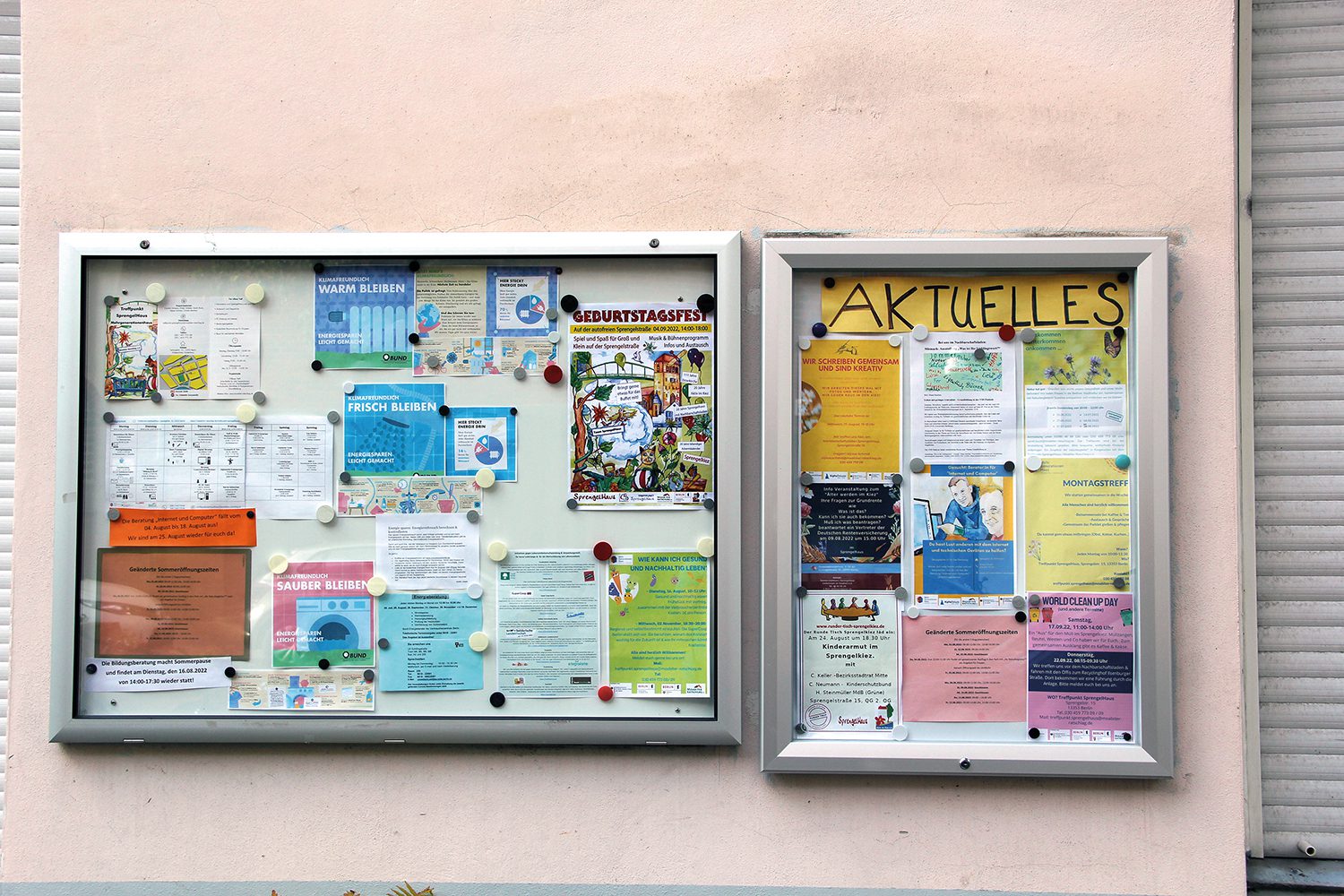 Die Plakate am Sprengelhaus zeigen: hier ist immer was los. Foto: Hensel