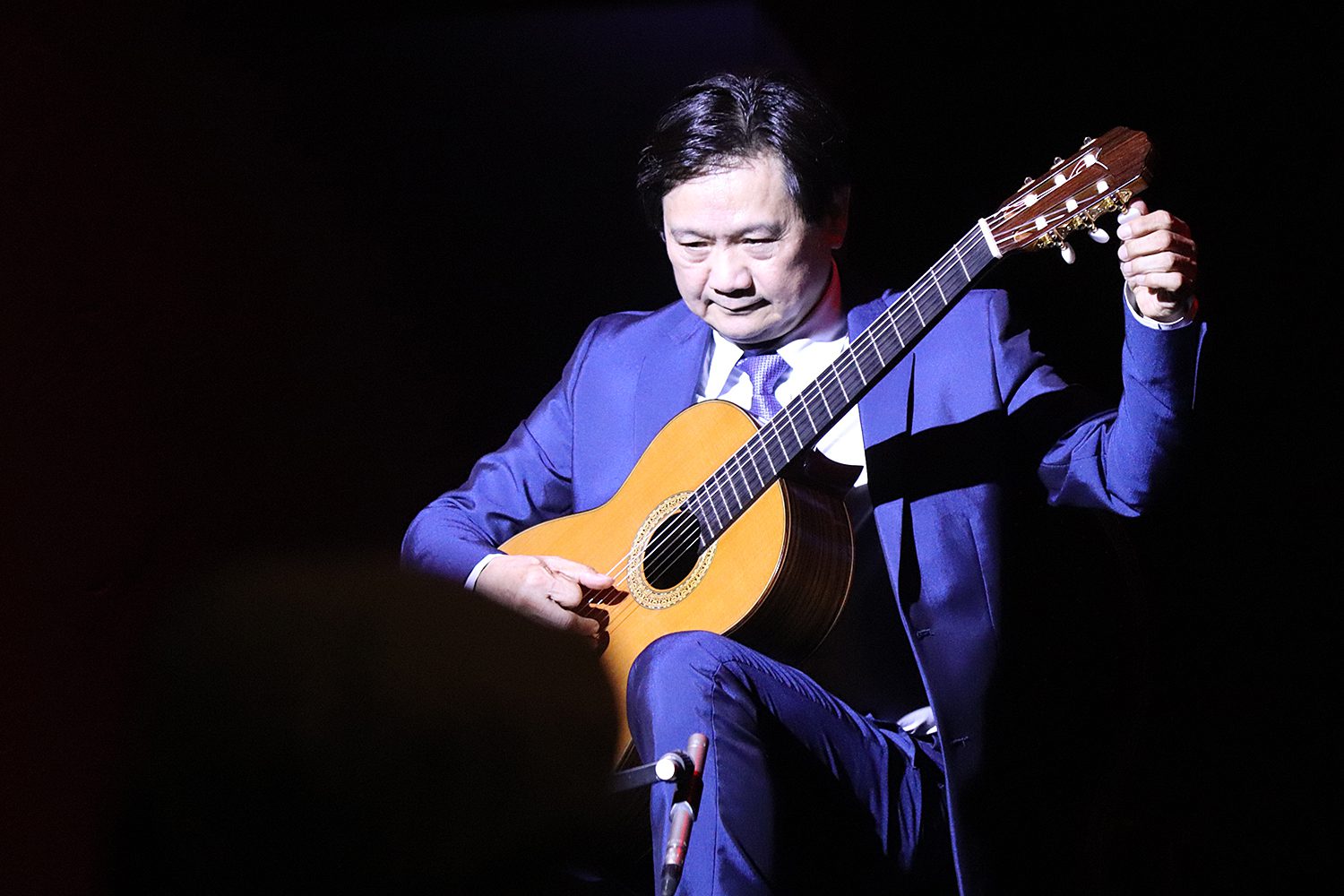 Auch der Festivalgründer Dang Ngoc Long spielte einige Kompositionen. Foto: Schnell