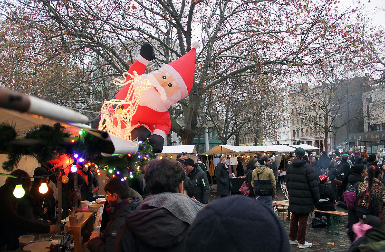 Weihnachten auf dem Nettelbeckplatz. Foto Hensel