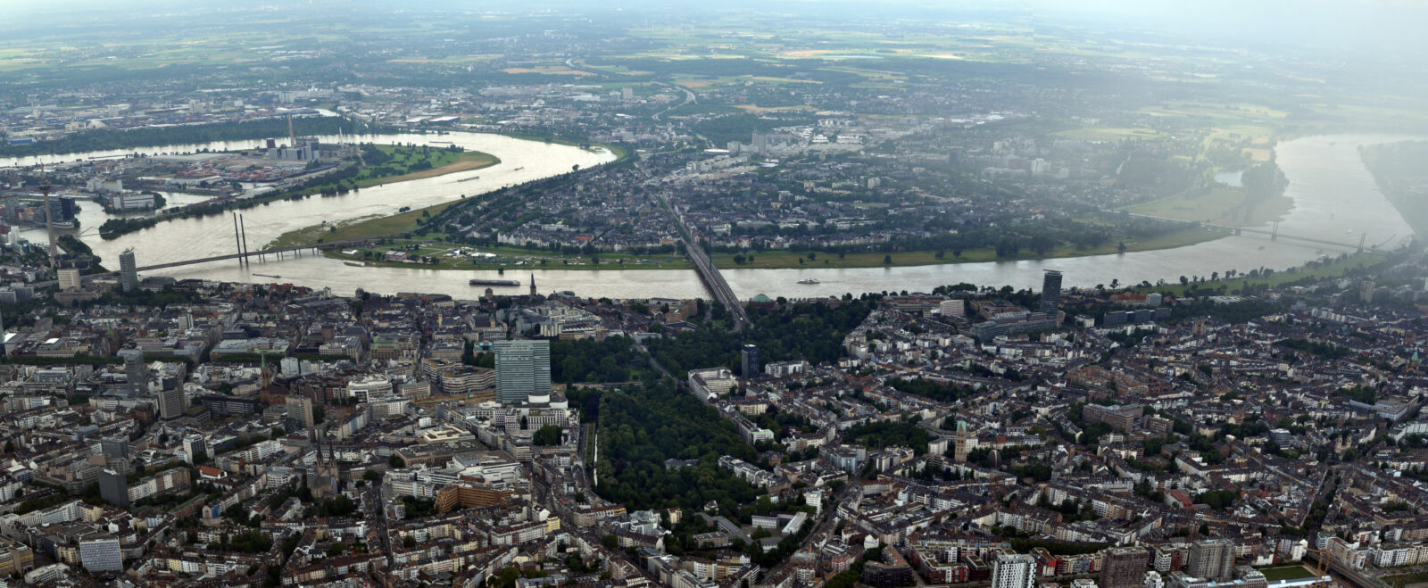 Panoramaaufnahme von Düsseldorf. Foto: Walter Koch/Wikimedia (CC BY-SA 4.0)