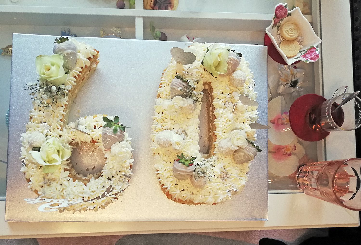 Die Torte zum Hochzeitstag hat eine Enkeltochter gebacken. Foto:. Hensel