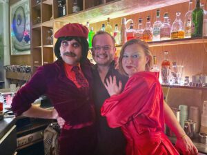 Rosetta Pierre, Barkeeper Polka Manu und Joseph Roth. Foto: Susann Schütz