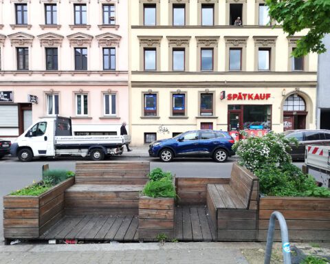 Das Parklet in der Stettiner Straße 4. Foto: Hensel