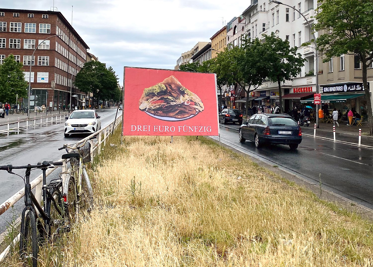 Plakat der Gruppe "Angst Yok" auf der Müllerstraße. Foto: Valentin Hillinger