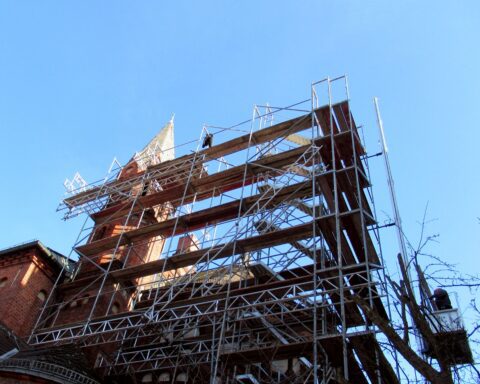 Dachreparatur an der Kapernaumkirche - März 2026