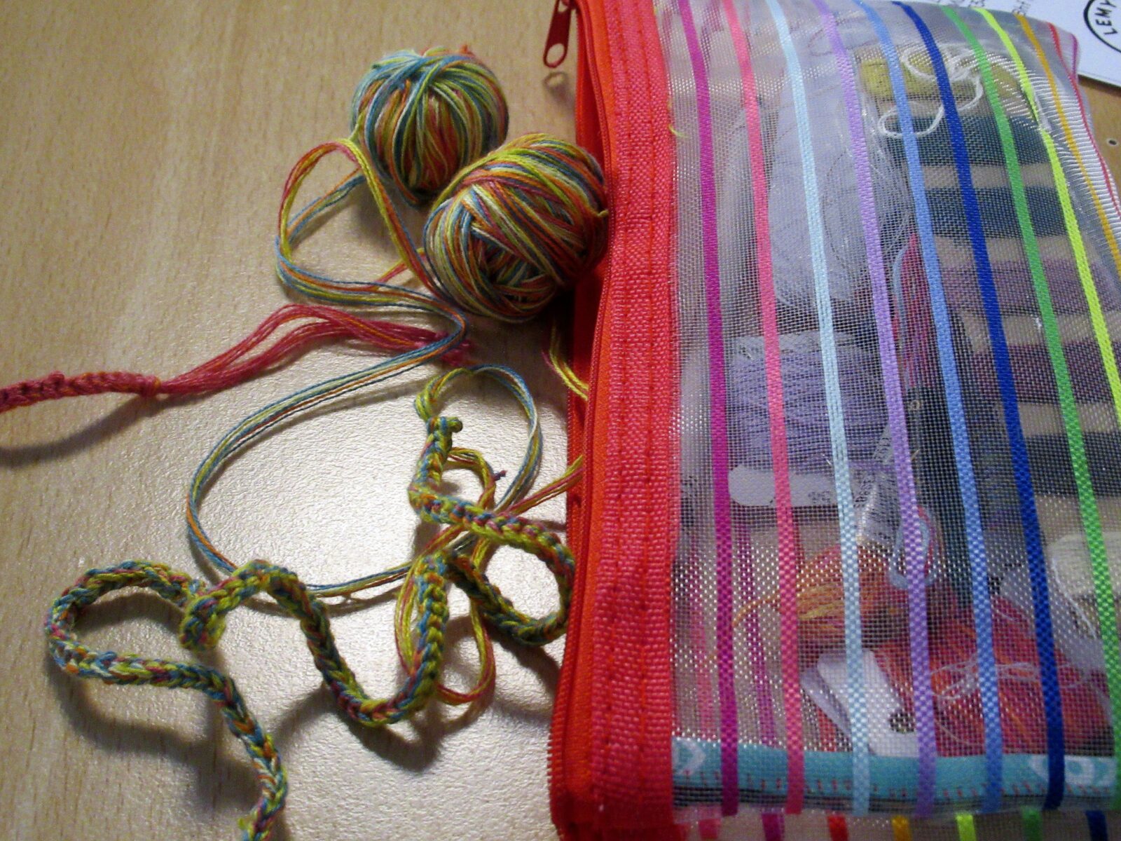 Strickknäuel bereit zum Stricken